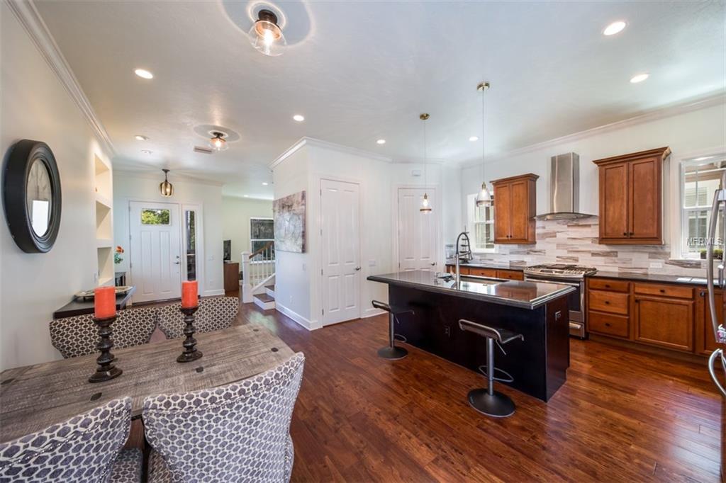 1826 HAWKINS COURT, SARASOTA, Florida 34236, 3 Bedrooms Bedrooms, 5 Rooms Rooms,2 BathroomsBathrooms,Residential,For sale,HAWKINS,A4179265