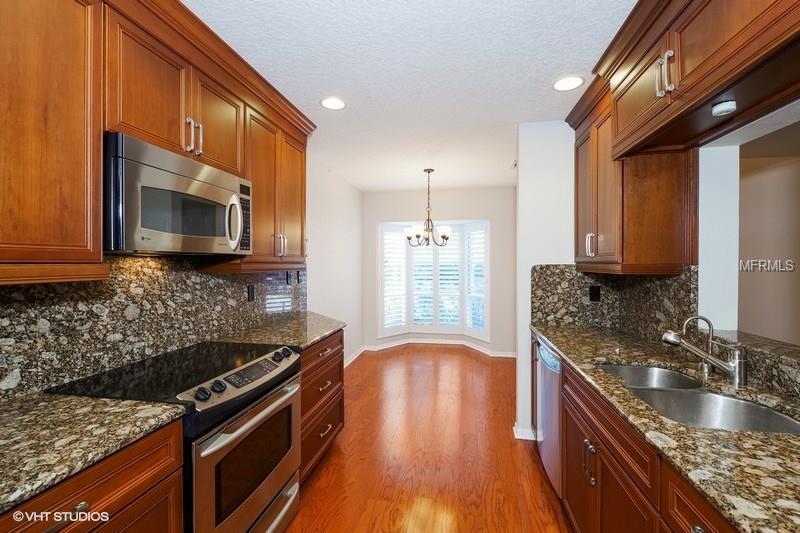 239 QUAYSIDE CIRCLE, MAITLAND, Florida 32751, 3 Bedrooms Bedrooms, 7 Rooms Rooms,2 BathroomsBathrooms,Residential,For sale,QUAYSIDE,O5539421