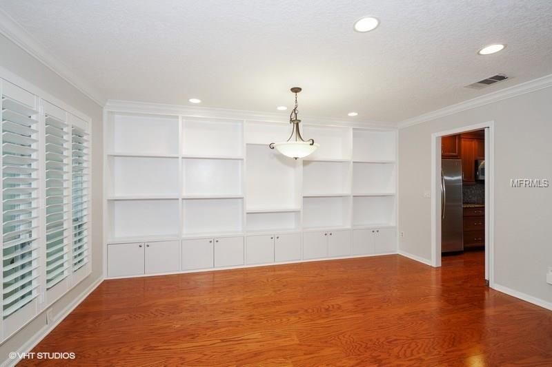 239 QUAYSIDE CIRCLE, MAITLAND, Florida 32751, 3 Bedrooms Bedrooms, 7 Rooms Rooms,2 BathroomsBathrooms,Residential,For sale,QUAYSIDE,O5539421