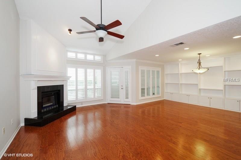 239 QUAYSIDE CIRCLE, MAITLAND, Florida 32751, 3 Bedrooms Bedrooms, 7 Rooms Rooms,2 BathroomsBathrooms,Residential,For sale,QUAYSIDE,O5539421