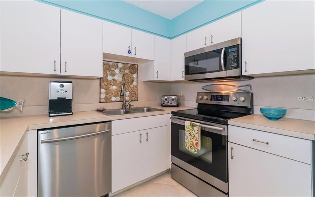 845 BENJAMIN FRANKLIN DRIVE, SARASOTA, Florida 34236, 2 Bedrooms Bedrooms, 5 Rooms Rooms,2 BathroomsBathrooms,Residential,For sale,BENJAMIN FRANKLIN,A4199562