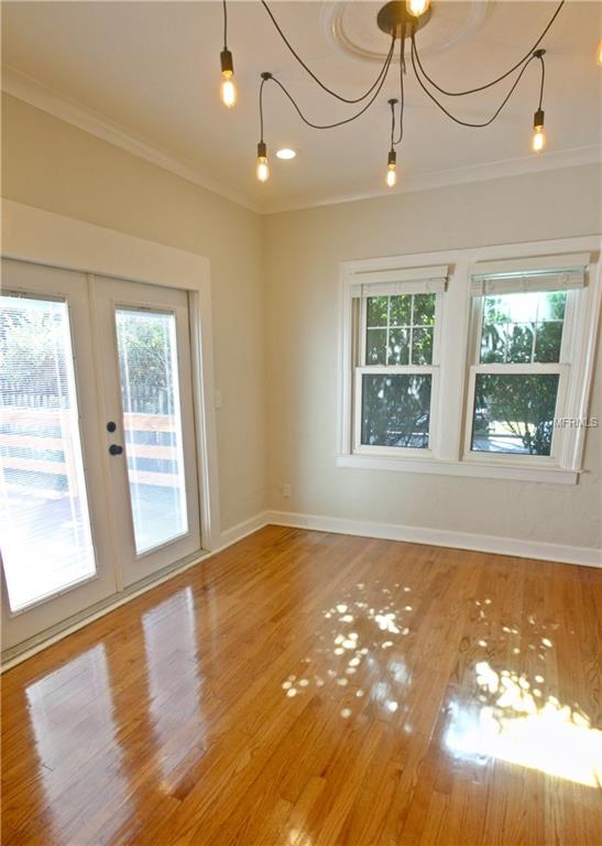 2405 WOODLAWN CIRCLE W, ST PETERSBURG, Florida 33704, 3 Bedrooms Bedrooms, 3 Rooms Rooms,2 BathroomsBathrooms,Residential,For sale,WOODLAWN,U7840884