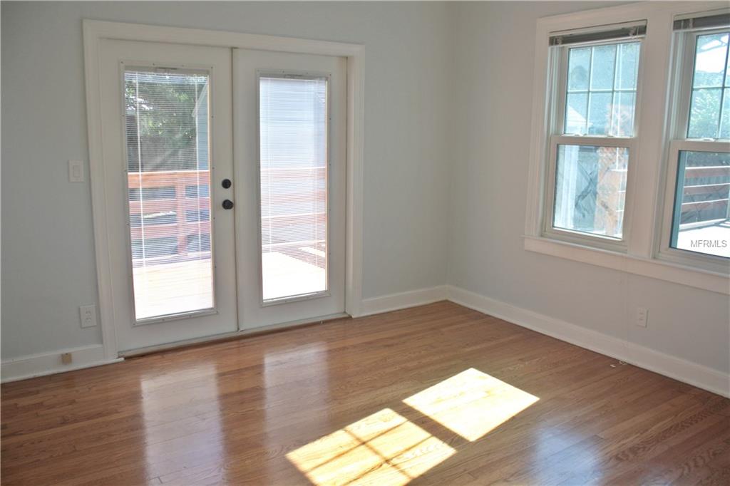 2405 WOODLAWN CIRCLE W, ST PETERSBURG, Florida 33704, 3 Bedrooms Bedrooms, 3 Rooms Rooms,2 BathroomsBathrooms,Residential,For sale,WOODLAWN,U7840884