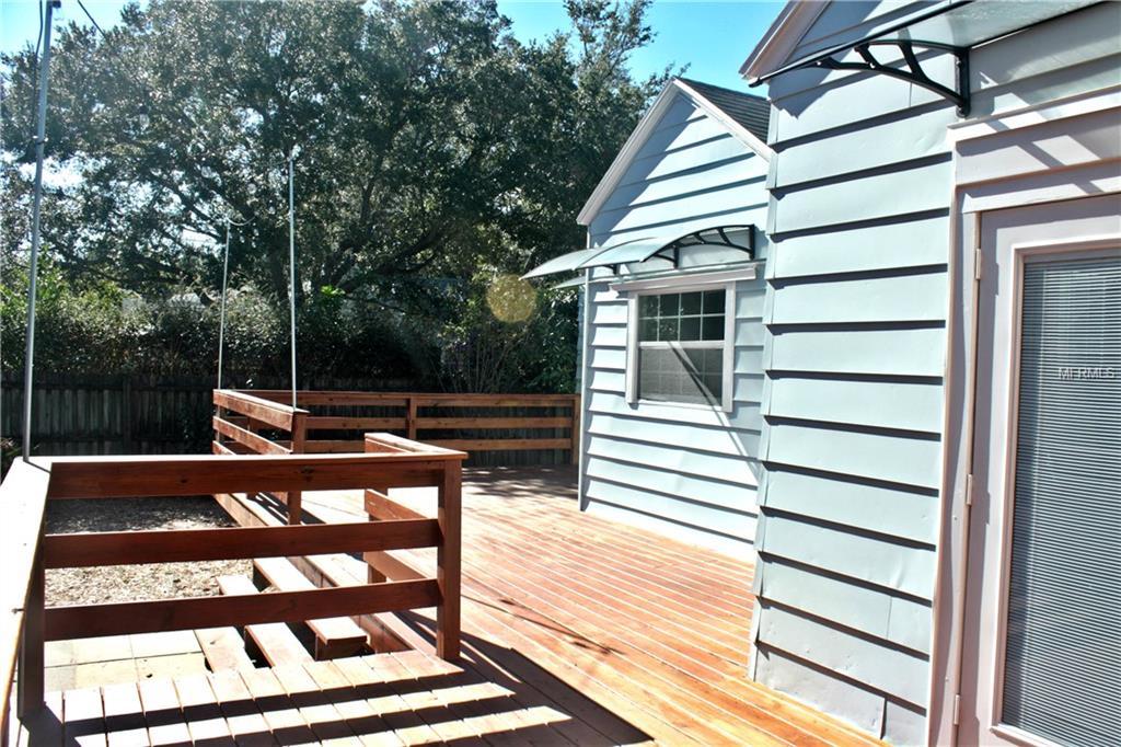 2405 WOODLAWN CIRCLE W, ST PETERSBURG, Florida 33704, 3 Bedrooms Bedrooms, 3 Rooms Rooms,2 BathroomsBathrooms,Residential,For sale,WOODLAWN,U7840884