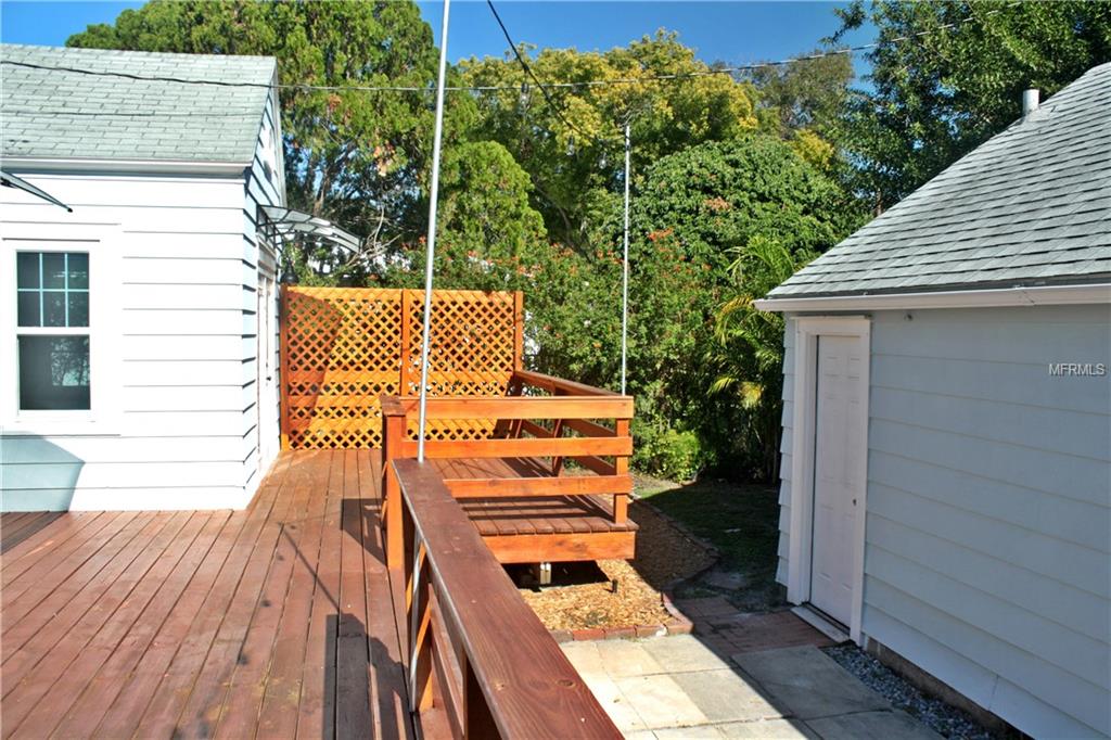 2405 WOODLAWN CIRCLE W, ST PETERSBURG, Florida 33704, 3 Bedrooms Bedrooms, 3 Rooms Rooms,2 BathroomsBathrooms,Residential,For sale,WOODLAWN,U7840884