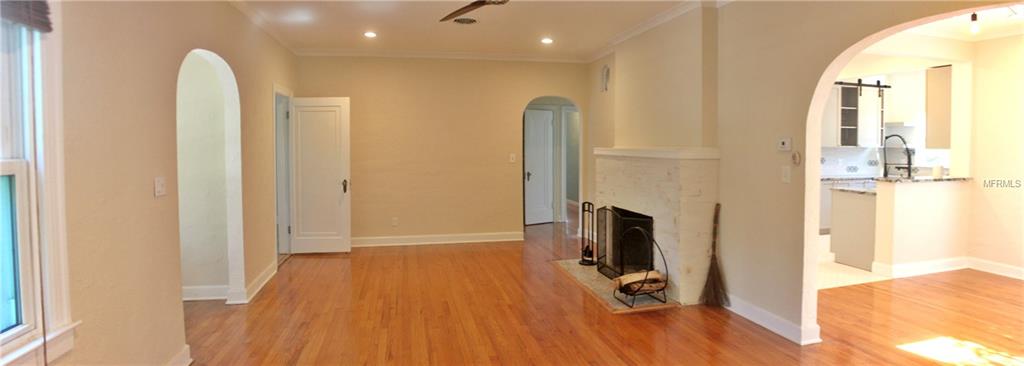 2405 WOODLAWN CIRCLE W, ST PETERSBURG, Florida 33704, 3 Bedrooms Bedrooms, 3 Rooms Rooms,2 BathroomsBathrooms,Residential,For sale,WOODLAWN,U7840884