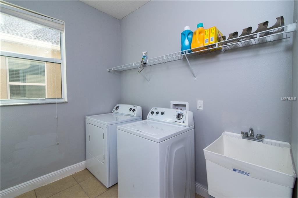 4435 AZURE ISLE WAY, KISSIMMEE, Florida 34744, 5 Bedrooms Bedrooms, 8 Rooms Rooms,3 BathroomsBathrooms,Residential,For sale,AZURE ISLE,O5552685