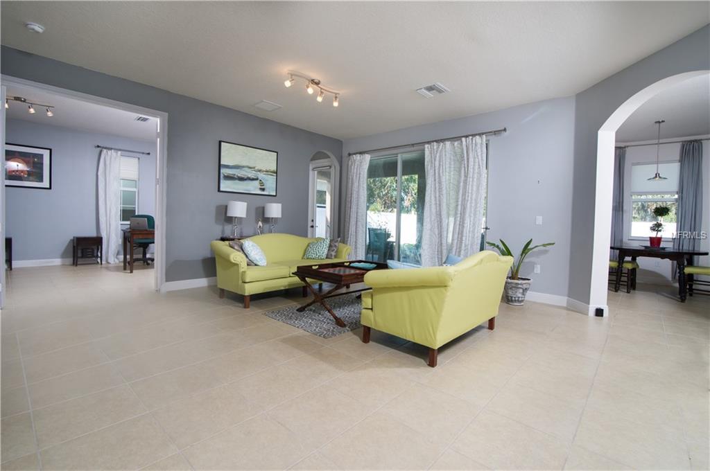 4435 AZURE ISLE WAY, KISSIMMEE, Florida 34744, 5 Bedrooms Bedrooms, 8 Rooms Rooms,3 BathroomsBathrooms,Residential,For sale,AZURE ISLE,O5552685