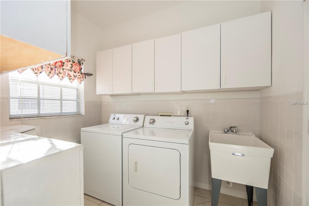 303 ASHTON DRIVE, DAVENPORT, Florida 33837, 3 Bedrooms Bedrooms, 9 Rooms Rooms,2 BathroomsBathrooms,Residential,For sale,ASHTON,S4855899