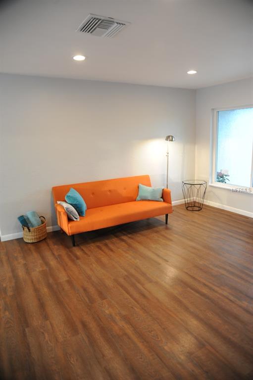 8444 8TH STREET N, ST PETERSBURG, Florida 33702, 3 Bedrooms Bedrooms, 5 Rooms Rooms,2 BathroomsBathrooms,Residential,For sale,8TH,U7845910