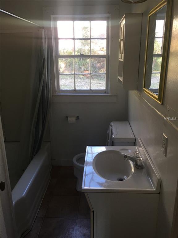 20 W BARNES AVENUE, CHATTAHOOCHEE, Florida 32324, 2 Bedrooms Bedrooms, 4 Rooms Rooms,1 BathroomBathrooms,Residential,For sale,BARNES,W7637697