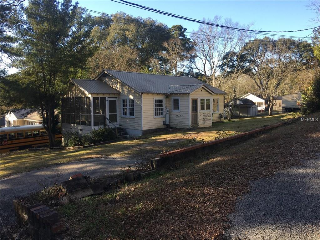 20 W BARNES AVENUE, CHATTAHOOCHEE, Florida 32324, 2 Bedrooms Bedrooms, 4 Rooms Rooms,1 BathroomBathrooms,Residential,For sale,BARNES,W7637697