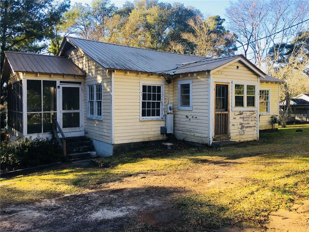 20 W BARNES AVENUE, CHATTAHOOCHEE, Florida 32324, 2 Bedrooms Bedrooms, 4 Rooms Rooms,1 BathroomBathrooms,Residential,For sale,BARNES,W7637697