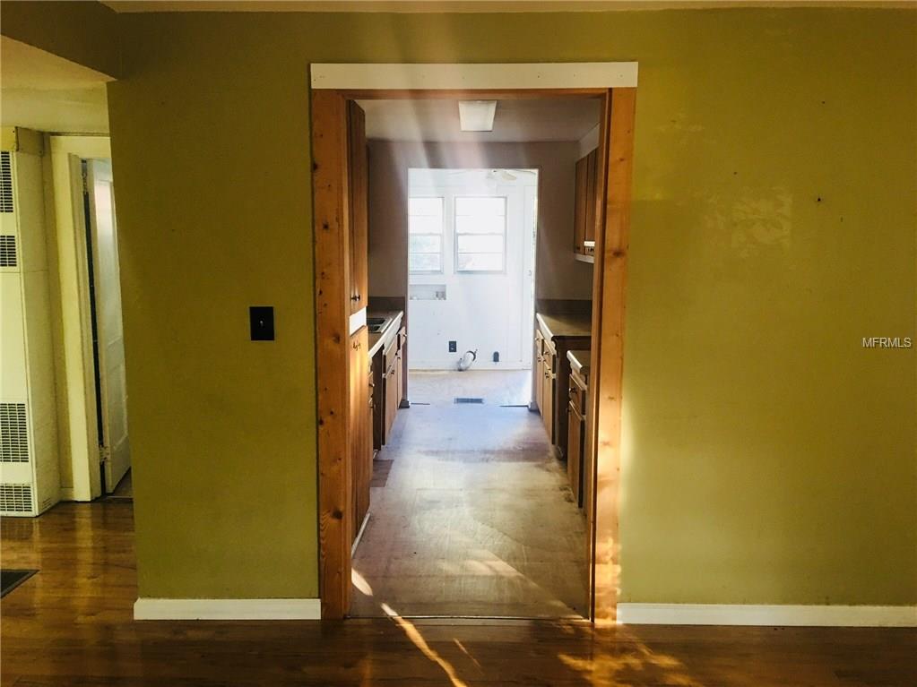 20 W BARNES AVENUE, CHATTAHOOCHEE, Florida 32324, 2 Bedrooms Bedrooms, 4 Rooms Rooms,1 BathroomBathrooms,Residential,For sale,BARNES,W7637697