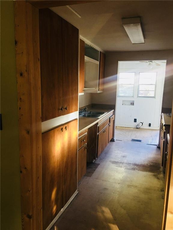 20 W BARNES AVENUE, CHATTAHOOCHEE, Florida 32324, 2 Bedrooms Bedrooms, 4 Rooms Rooms,1 BathroomBathrooms,Residential,For sale,BARNES,W7637697