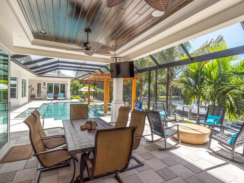 1732 NORTH DRIVE, SARASOTA, Florida 34239, 5 Bedrooms Bedrooms, 12 Rooms Rooms,4 BathroomsBathrooms,Residential,For sale,NORTH,A4191053