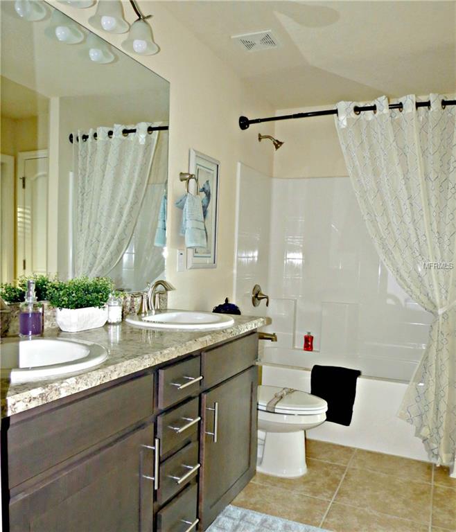 2129 ANGEL FISH LOOP, LEESBURG, Florida 34748, 4 Bedrooms Bedrooms, 6 Rooms Rooms,2 BathroomsBathrooms,Residential,For sale,ANGEL FISH,O5539437