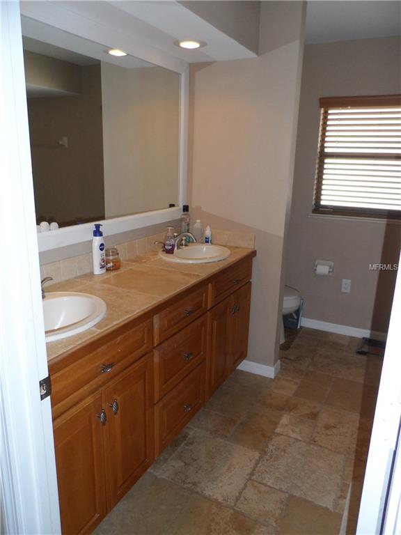 2665 MAN OF WAR CIRCLE, SARASOTA, Florida 34240, 3 Bedrooms Bedrooms, 8 Rooms Rooms,2 BathroomsBathrooms,Residential,For sale,MAN OF WAR,A4202623