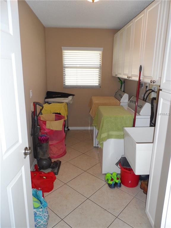 2665 MAN OF WAR CIRCLE, SARASOTA, Florida 34240, 3 Bedrooms Bedrooms, 8 Rooms Rooms,2 BathroomsBathrooms,Residential,For sale,MAN OF WAR,A4202623