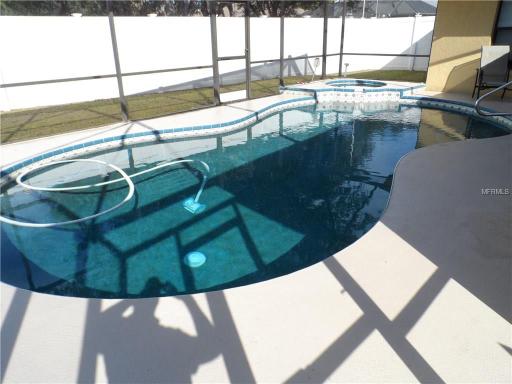 2665 MAN OF WAR CIRCLE, SARASOTA, Florida 34240, 3 Bedrooms Bedrooms, 8 Rooms Rooms,2 BathroomsBathrooms,Residential,For sale,MAN OF WAR,A4202623