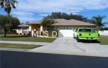 2665 MAN OF WAR CIRCLE, SARASOTA, Florida 34240, 3 Bedrooms Bedrooms, 8 Rooms Rooms,2 BathroomsBathrooms,Residential,For sale,MAN OF WAR,A4202623