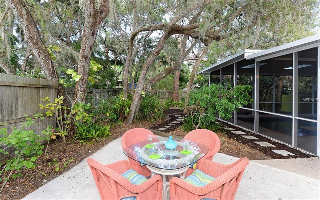 801 EDGEMERE LANE, SARASOTA, Florida 34242, 3 Bedrooms Bedrooms, 7 Rooms Rooms,2 BathroomsBathrooms,Residential,For sale,EDGEMERE,A4203748