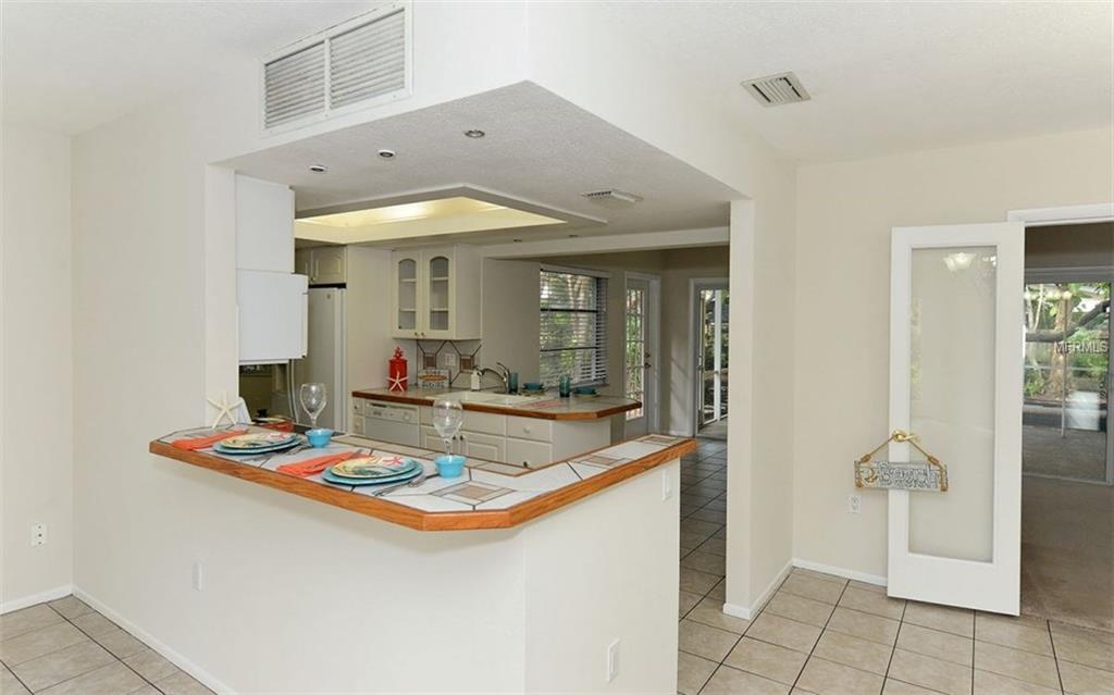 801 EDGEMERE LANE, SARASOTA, Florida 34242, 3 Bedrooms Bedrooms, 7 Rooms Rooms,2 BathroomsBathrooms,Residential,For sale,EDGEMERE,A4203748