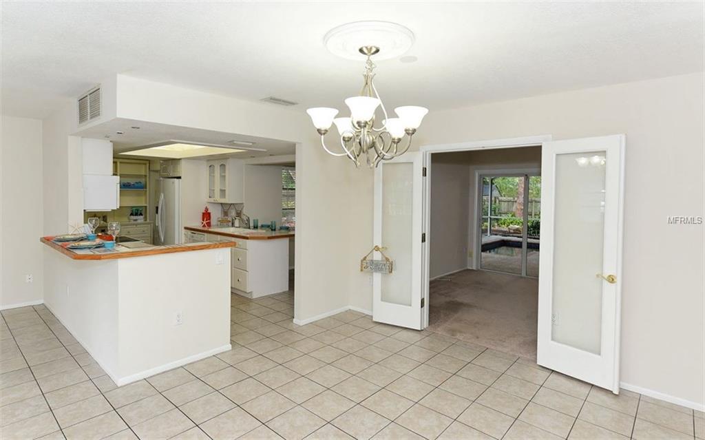 801 EDGEMERE LANE, SARASOTA, Florida 34242, 3 Bedrooms Bedrooms, 7 Rooms Rooms,2 BathroomsBathrooms,Residential,For sale,EDGEMERE,A4203748