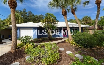 801 EDGEMERE LANE, SARASOTA, Florida 34242, 3 Bedrooms Bedrooms, 7 Rooms Rooms,2 BathroomsBathrooms,Residential,For sale,EDGEMERE,A4203748