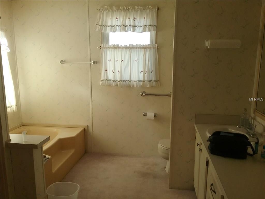 8427 REGAL WAY, PALMETTO, Florida 34221, 2 Bedrooms Bedrooms, 3 Rooms Rooms,2 BathroomsBathrooms,Residential,For sale,REGAL,A4206305