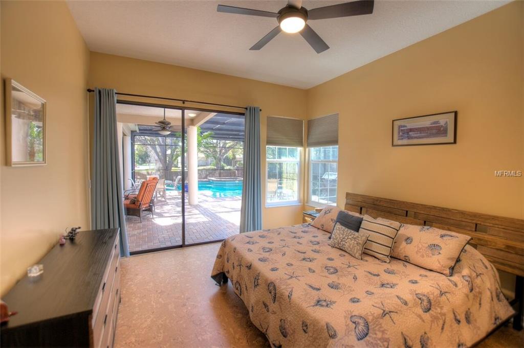 872 LIVE OAK TERRACE NE, ST PETERSBURG, Florida 33703, 3 Bedrooms Bedrooms, 7 Rooms Rooms,2 BathroomsBathrooms,Residential,For sale,LIVE OAK,U7846266