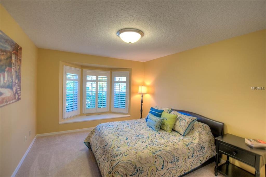 872 LIVE OAK TERRACE NE, ST PETERSBURG, Florida 33703, 3 Bedrooms Bedrooms, 7 Rooms Rooms,2 BathroomsBathrooms,Residential,For sale,LIVE OAK,U7846266
