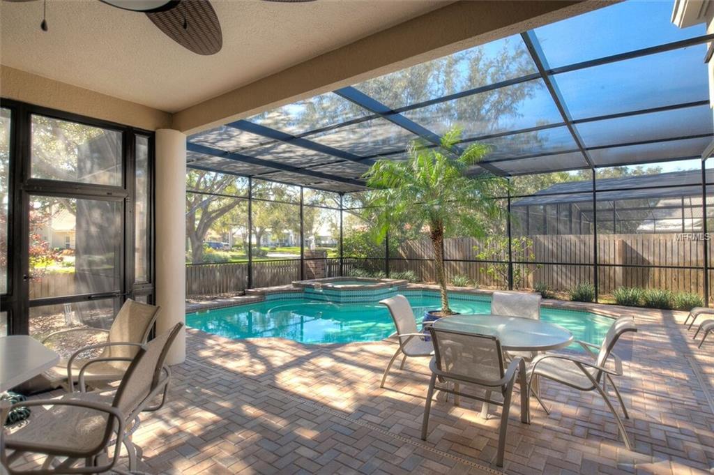 872 LIVE OAK TERRACE NE, ST PETERSBURG, Florida 33703, 3 Bedrooms Bedrooms, 7 Rooms Rooms,2 BathroomsBathrooms,Residential,For sale,LIVE OAK,U7846266