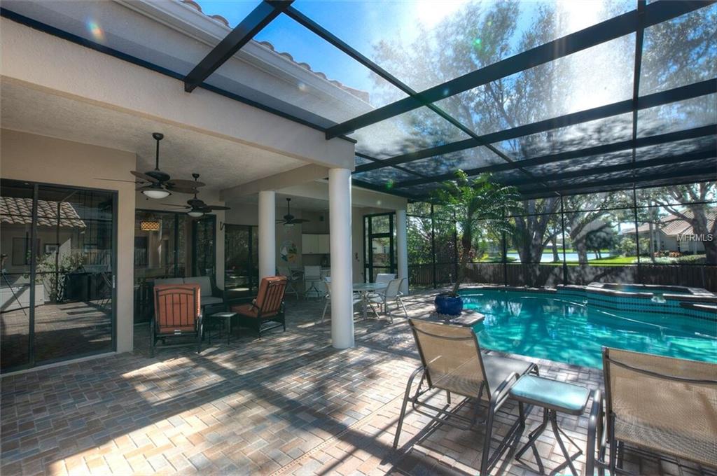 872 LIVE OAK TERRACE NE, ST PETERSBURG, Florida 33703, 3 Bedrooms Bedrooms, 7 Rooms Rooms,2 BathroomsBathrooms,Residential,For sale,LIVE OAK,U7846266