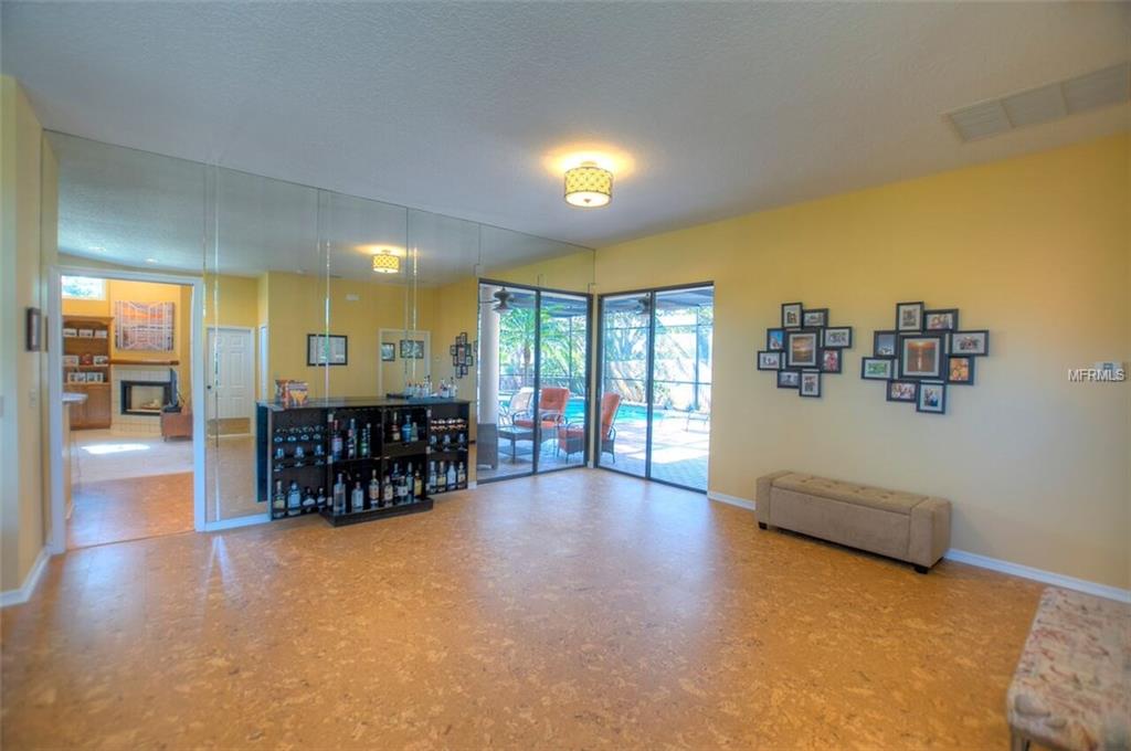 872 LIVE OAK TERRACE NE, ST PETERSBURG, Florida 33703, 3 Bedrooms Bedrooms, 7 Rooms Rooms,2 BathroomsBathrooms,Residential,For sale,LIVE OAK,U7846266