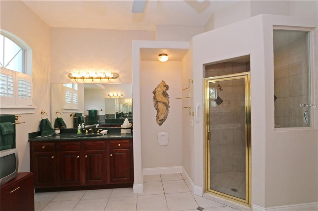 103 ASHFORD DRIVE, WINTER SPRINGS, Florida 32708, 4 Bedrooms Bedrooms, 8 Rooms Rooms,4 BathroomsBathrooms,Residential,For sale,ASHFORD,O5522702