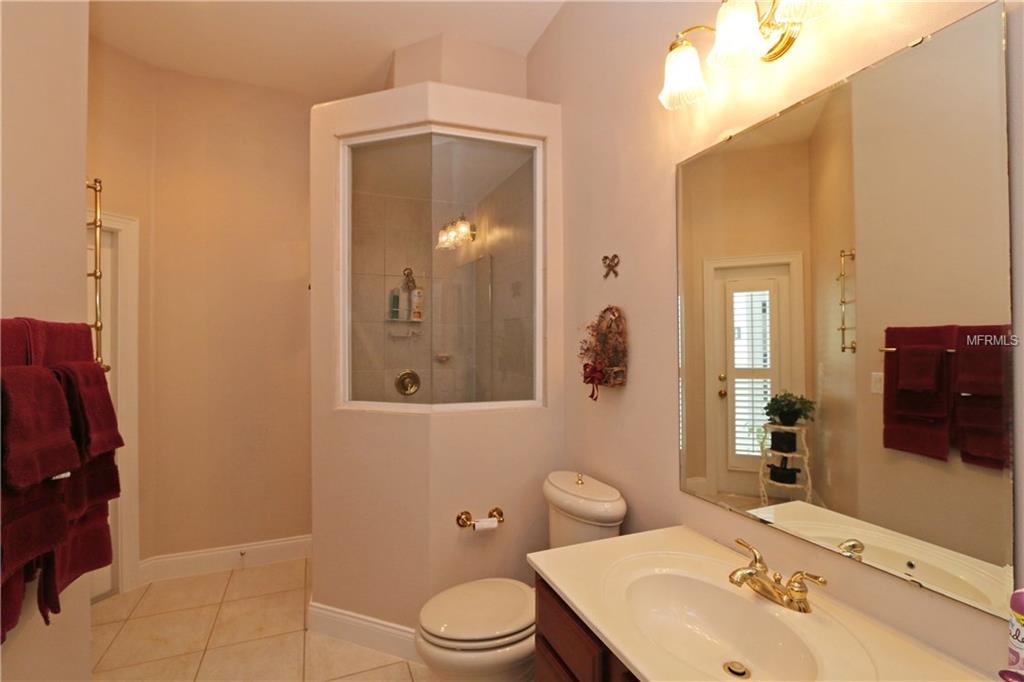 103 ASHFORD DRIVE, WINTER SPRINGS, Florida 32708, 4 Bedrooms Bedrooms, 8 Rooms Rooms,4 BathroomsBathrooms,Residential,For sale,ASHFORD,O5522702