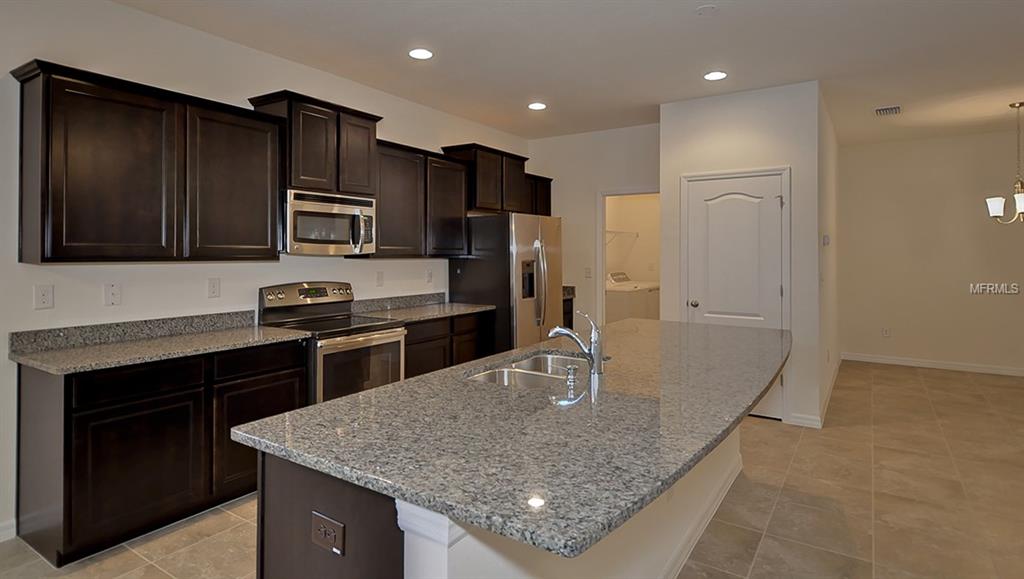 6307 SHADOWLAKE DRIVE, APOLLO BEACH, Florida 33572, 2 Bedrooms Bedrooms, 8 Rooms Rooms,2 BathroomsBathrooms,Residential,For sale,SHADOWLAKE,T2906925