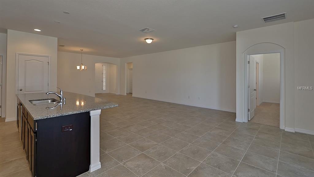 6307 SHADOWLAKE DRIVE, APOLLO BEACH, Florida 33572, 2 Bedrooms Bedrooms, 8 Rooms Rooms,2 BathroomsBathrooms,Residential,For sale,SHADOWLAKE,T2906925