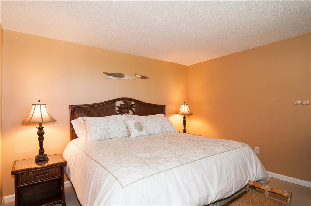 8710 MIDNIGHT PASS ROAD, SARASOTA, Florida 34242, 2 Bedrooms Bedrooms, 5 Rooms Rooms,2 BathroomsBathrooms,Residential,For sale,MIDNIGHT PASS,A4201310