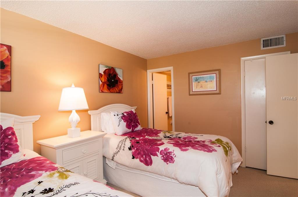 8710 MIDNIGHT PASS ROAD, SARASOTA, Florida 34242, 2 Bedrooms Bedrooms, 5 Rooms Rooms,2 BathroomsBathrooms,Residential,For sale,MIDNIGHT PASS,A4201310