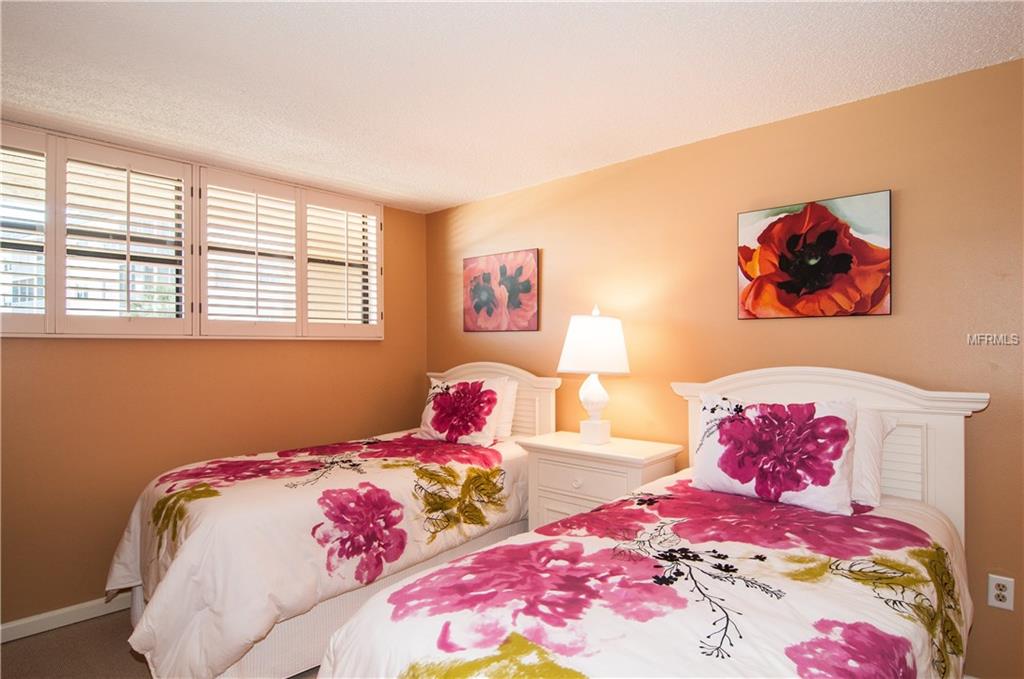 8710 MIDNIGHT PASS ROAD, SARASOTA, Florida 34242, 2 Bedrooms Bedrooms, 5 Rooms Rooms,2 BathroomsBathrooms,Residential,For sale,MIDNIGHT PASS,A4201310