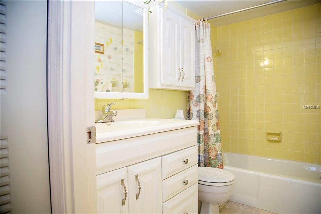 9415 KINGSTON DRIVE, BRADENTON, Florida 34210, 2 Bedrooms Bedrooms, 4 Rooms Rooms,2 BathroomsBathrooms,Residential,For sale,KINGSTON,A4203756