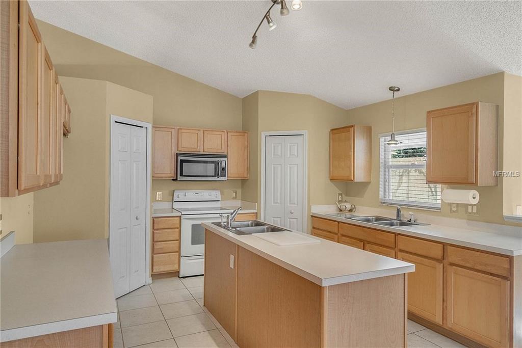 209 PLEASANT GARDENS DRIVE, APOPKA, Florida 32703, 3 Bedrooms Bedrooms, 6 Rooms Rooms,2 BathroomsBathrooms,Residential,For sale,PLEASANT GARDENS,O5554316