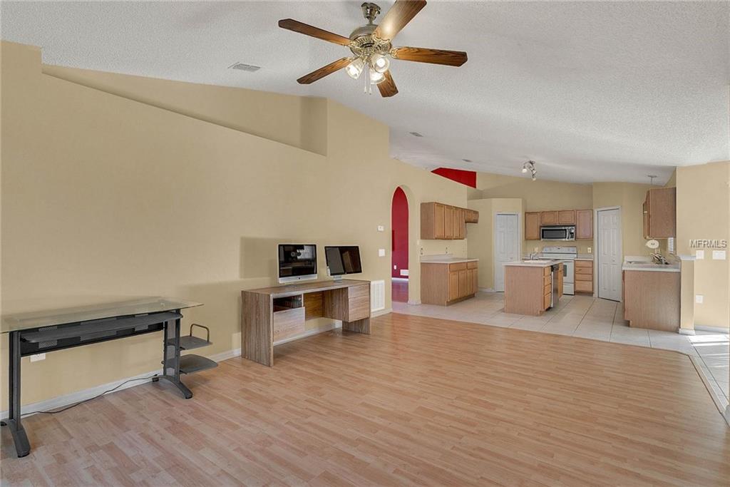 209 PLEASANT GARDENS DRIVE, APOPKA, Florida 32703, 3 Bedrooms Bedrooms, 6 Rooms Rooms,2 BathroomsBathrooms,Residential,For sale,PLEASANT GARDENS,O5554316