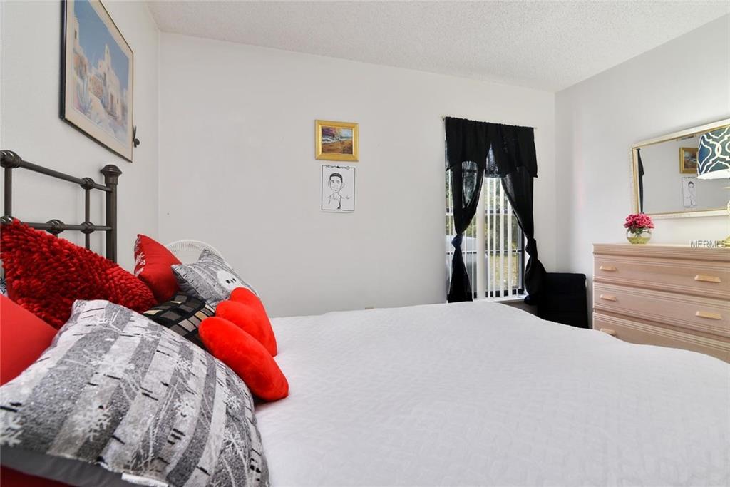 1020 MAYFAIR PLACE, KISSIMMEE, Florida 34758, 4 Bedrooms Bedrooms, 6 Rooms Rooms,2 BathroomsBathrooms,Residential,For sale,MAYFAIR,S4856740