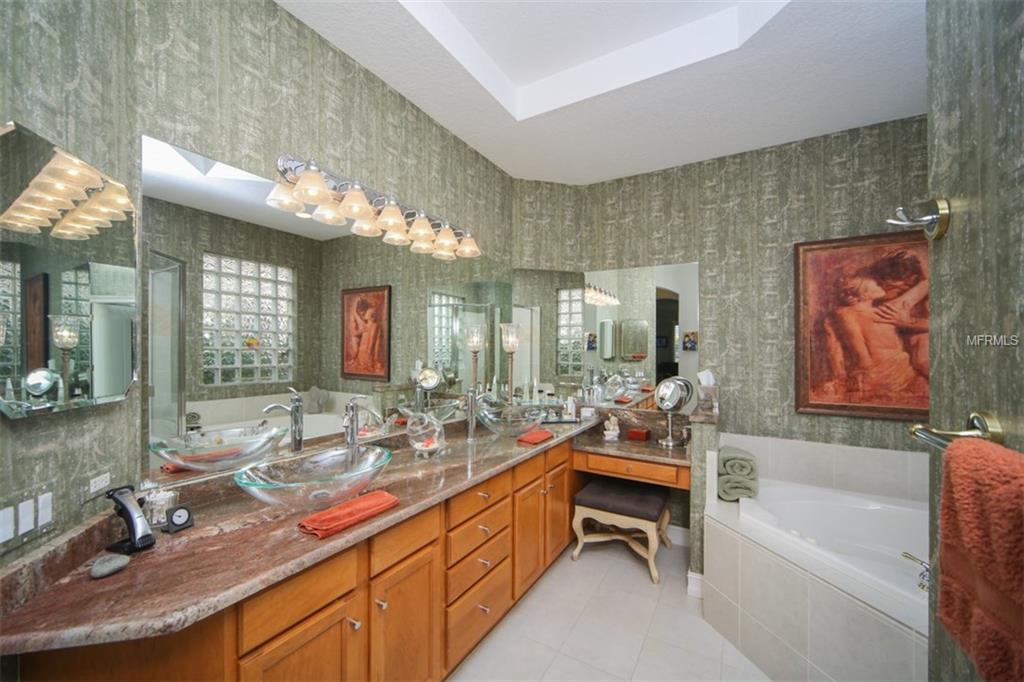 1104 3RD STREET E, PALMETTO, Florida 34221, 4 Bedrooms Bedrooms, 10 Rooms Rooms,3 BathroomsBathrooms,Residential,For sale,3RD,A4209524