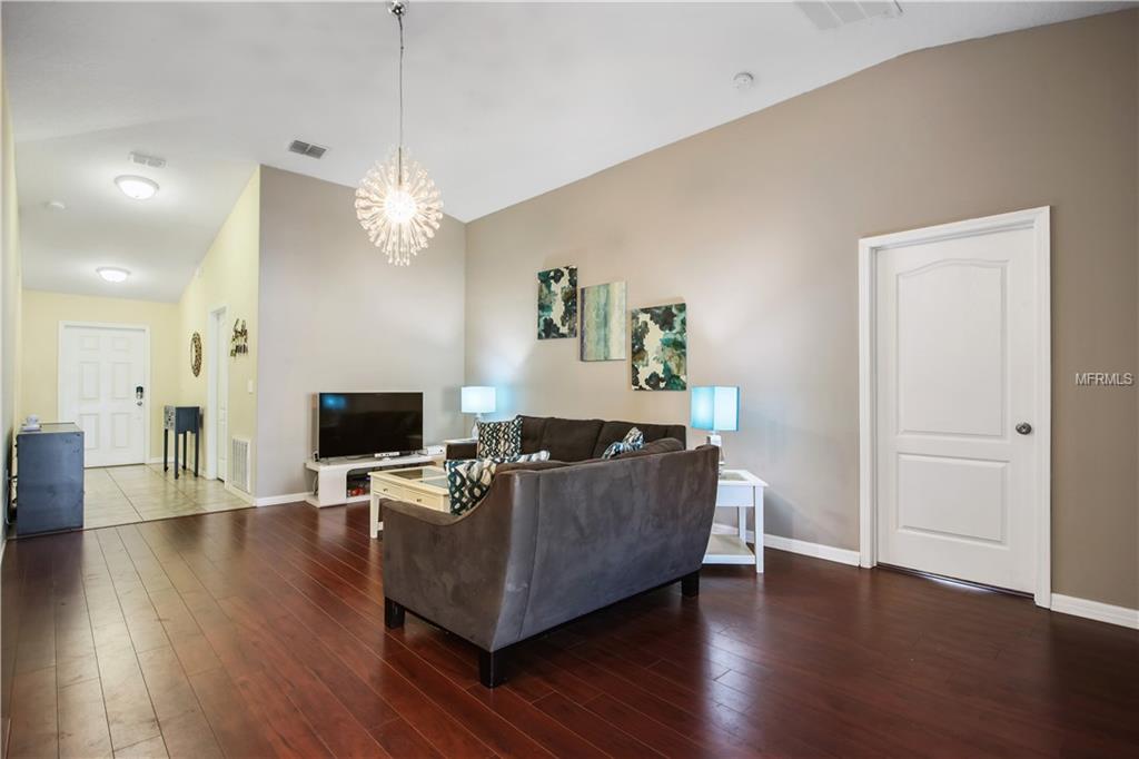 8432 HUNTERS FORK LOOP, RUSKIN, Florida 33573, 3 Bedrooms Bedrooms, 3 Rooms Rooms,2 BathroomsBathrooms,Residential,For sale,HUNTERS FORK,T2927886