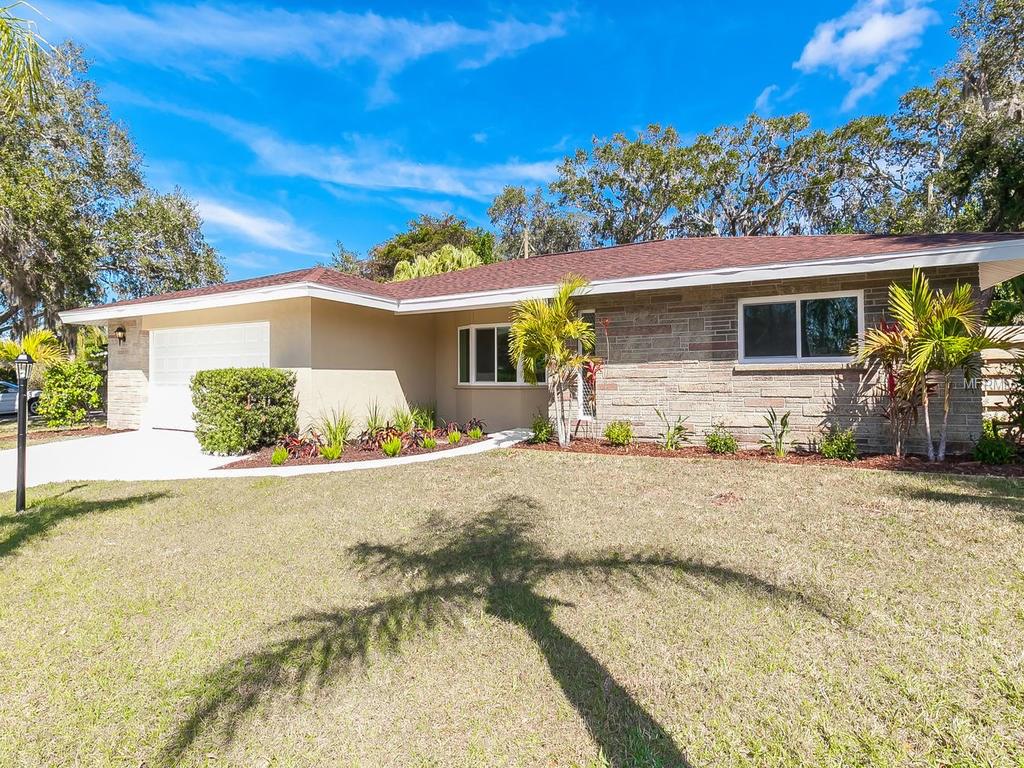 3037 LOCKWOOD TERRACE, SARASOTA, Florida 34231, 4 Bedrooms Bedrooms, 9 Rooms Rooms,2 BathroomsBathrooms,Residential,For sale,LOCKWOOD,A4209793