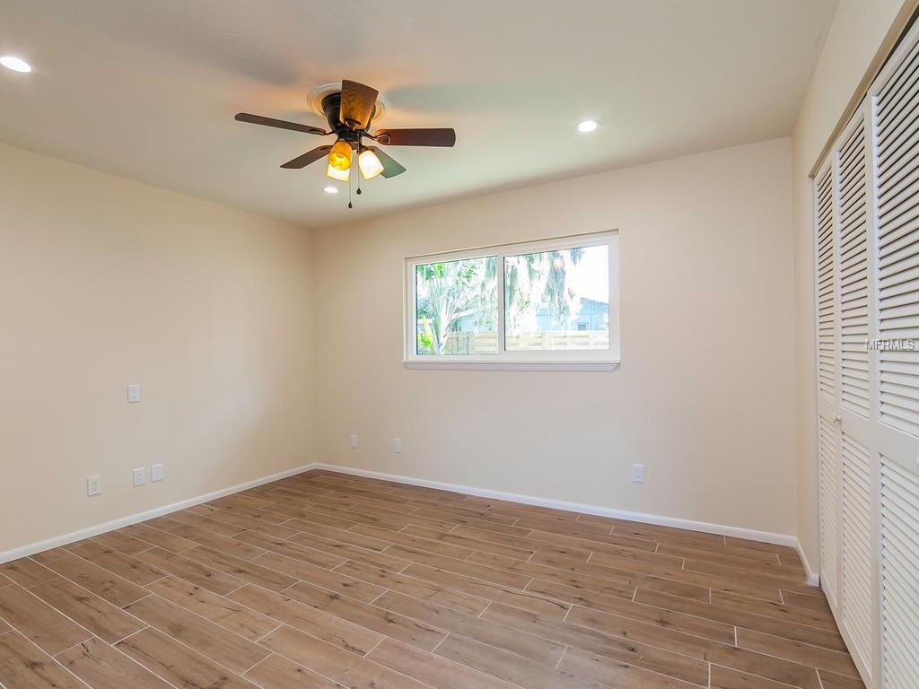 3037 LOCKWOOD TERRACE, SARASOTA, Florida 34231, 4 Bedrooms Bedrooms, 9 Rooms Rooms,2 BathroomsBathrooms,Residential,For sale,LOCKWOOD,A4209793